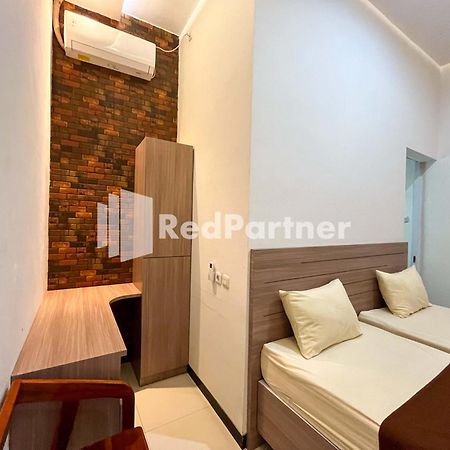 Griya Borobudur Malang Syariah Redpartner Blimbing  Bagian luar foto